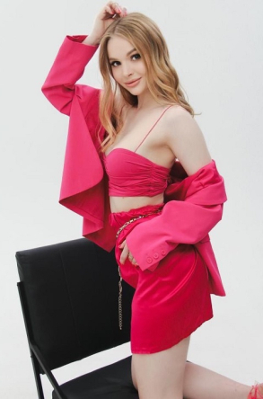 Escort  Milasha from Kensington