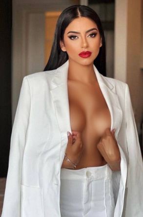 Escort  Ampera