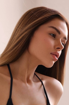 Escort Mikami from Kensington