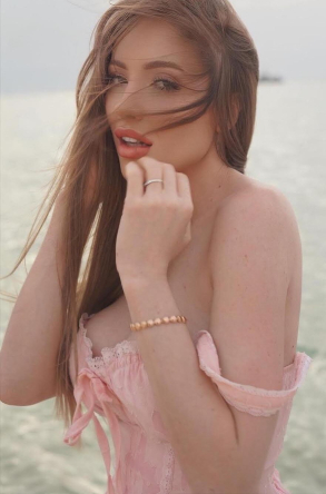 Escort Tenna from Kensington